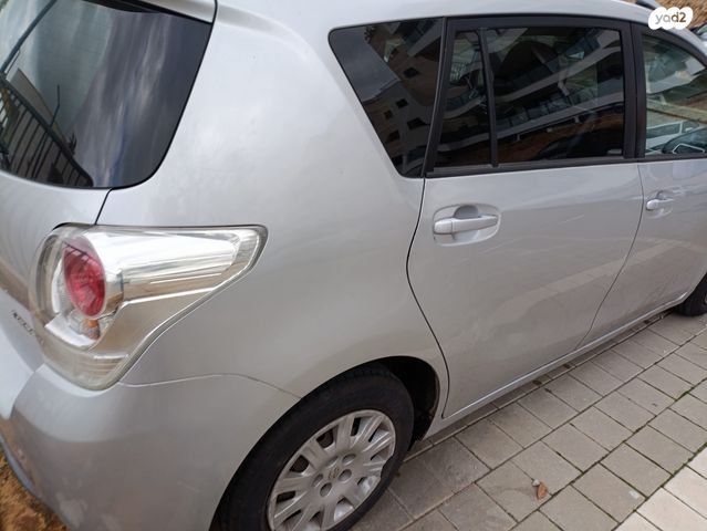 מודעת רכב טויוטה ורסו