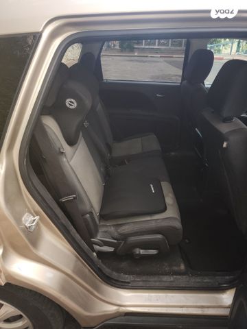 מודעת רכב דודג' ג'רני