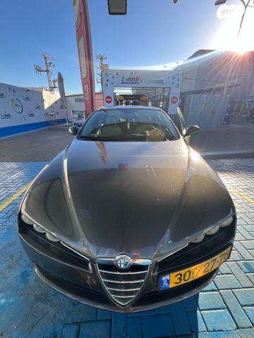 מודעת רכב אלפא רומיאו 159