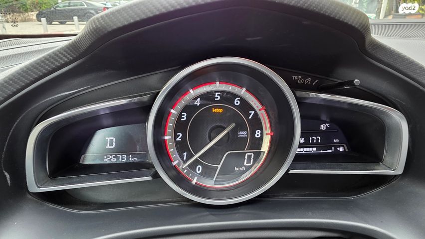 מודעת רכב מאזדה 3