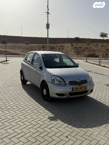 טויוטה יאריס