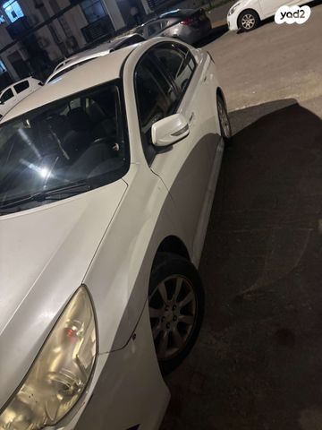 סובארו B4/לגאסי