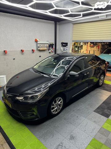 טויוטה קורולה