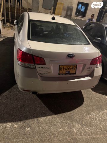 סובארו B4/לגאסי