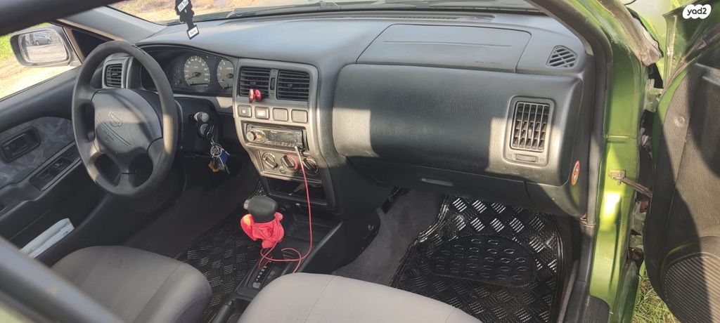 ניסאן אלמרה