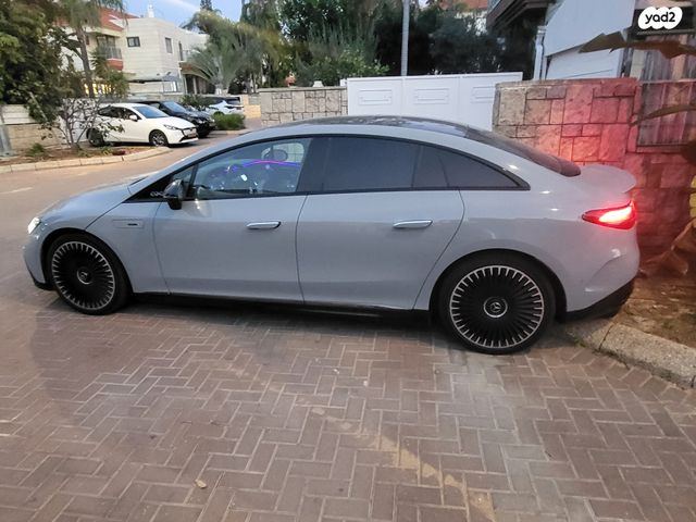 מודעת רכב מרצדס-בנץ EQE