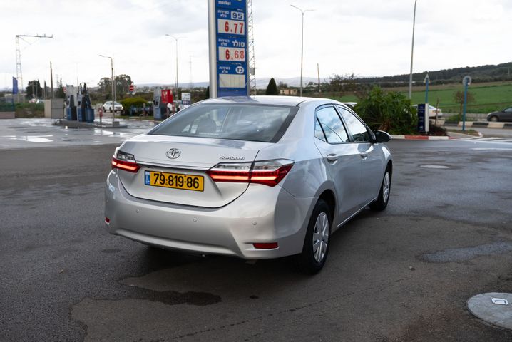טויוטה קורולה