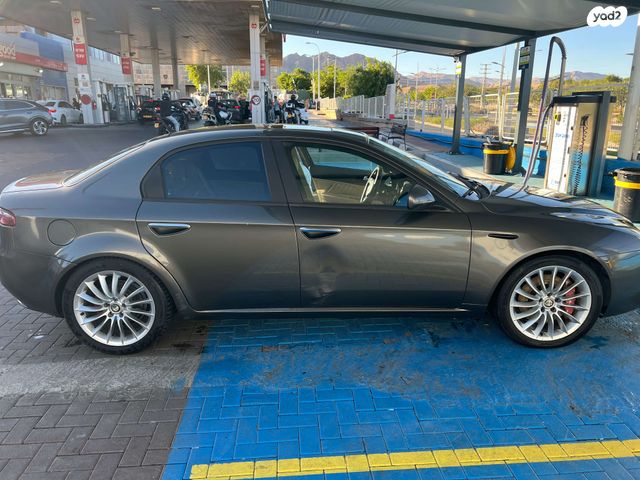 אלפא רומיאו 159