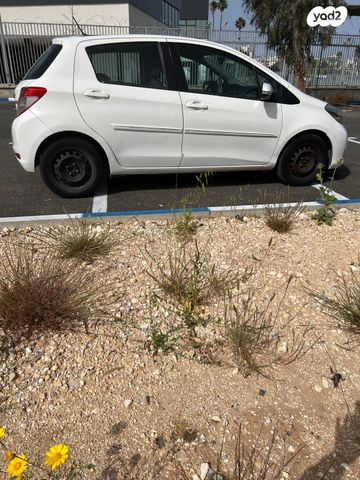 טויוטה יאריס