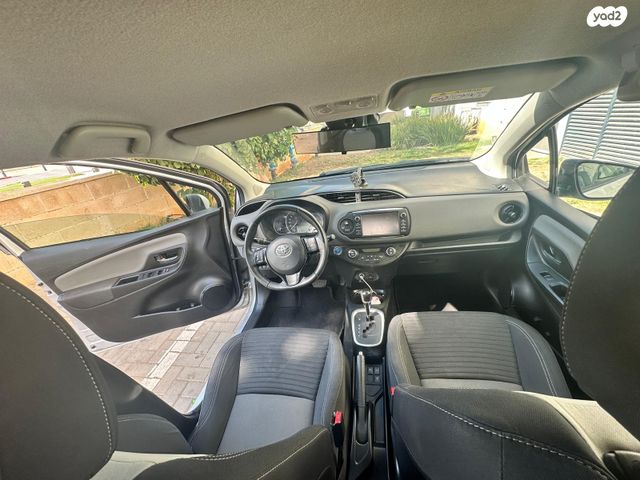 טויוטה יאריס