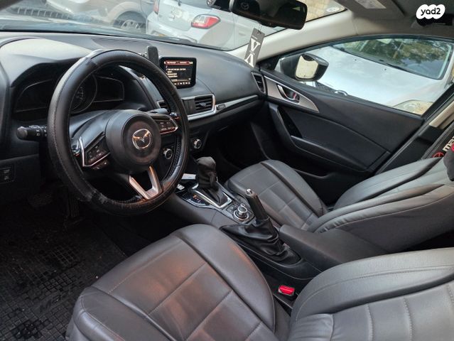 מודעת רכב מאזדה 3