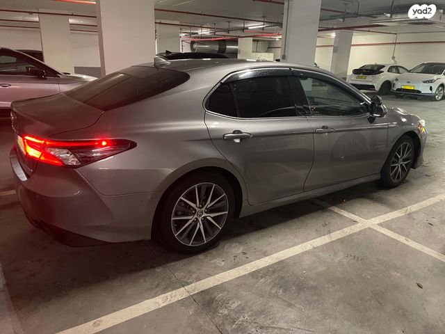 טויוטה קאמרי