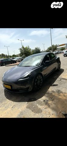 מודעת רכב טסלה מודל 3