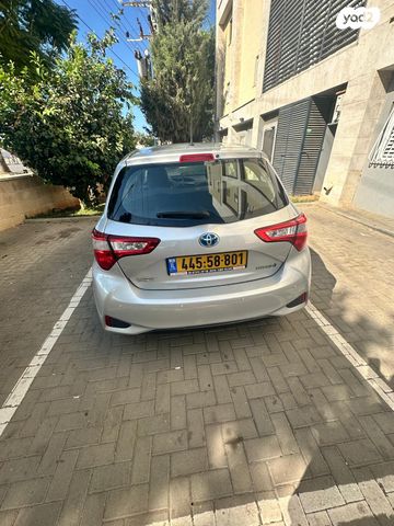 טויוטה יאריס