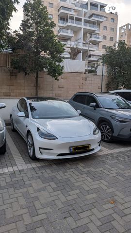 מודעת רכב טסלה מודל 3