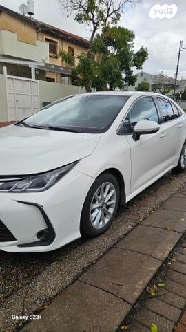 טויוטה קורולה