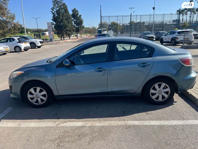 מודעת רכב מאזדה 3