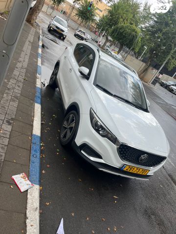 מודעת רכב אם ג'י ZS