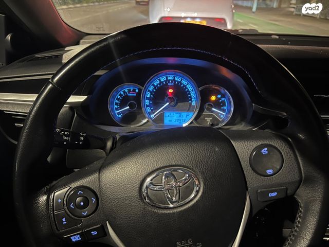 טויוטה קורולה