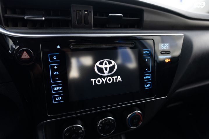 טויוטה קורולה