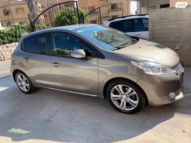 מודעת רכב פיג'ו 208