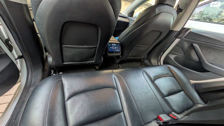 מודעת רכב טסלה מודל 3