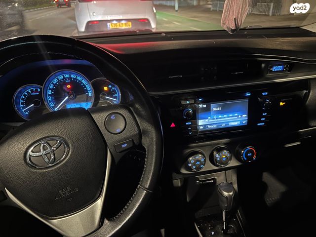 טויוטה קורולה