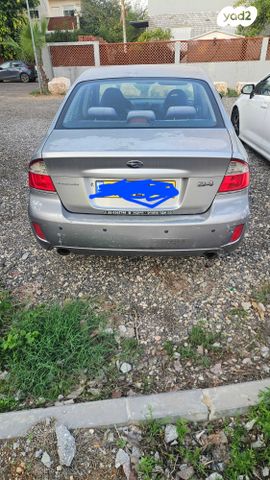 סובארו B4/לגאסי