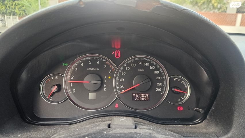 סובארו B4/לגאסי