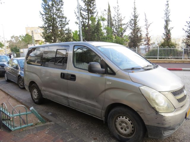 יונדאי H-1 / i800