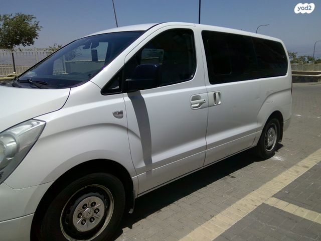 יונדאי H-1 / i800