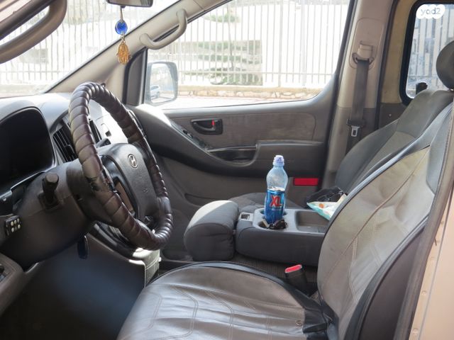 יונדאי H-1 / i800