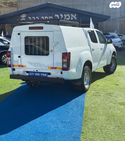 איסוזו די-מקס