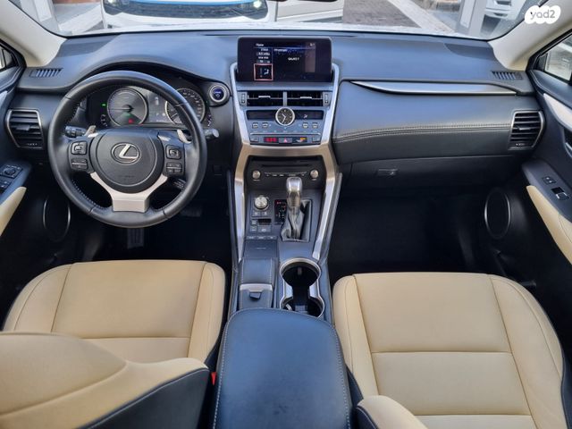 מודעת רכב לקסוס NX 2