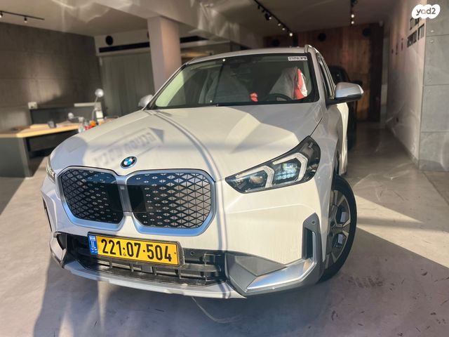 מודעת רכב ב מ וו IX1