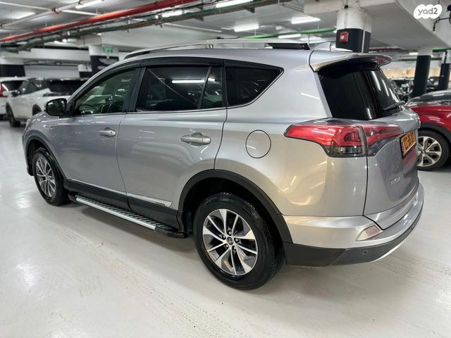 טויוטה RAV4