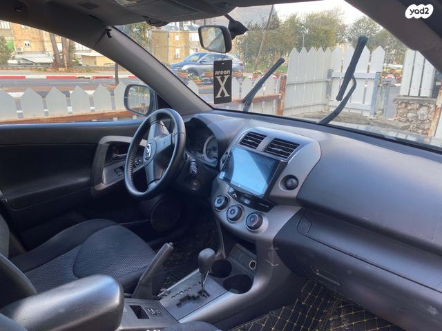 טויוטה RAV4