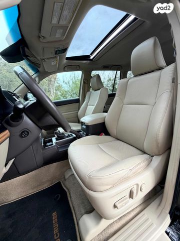 טויוטה לנד קרוזר