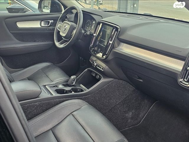 וולוו XC40