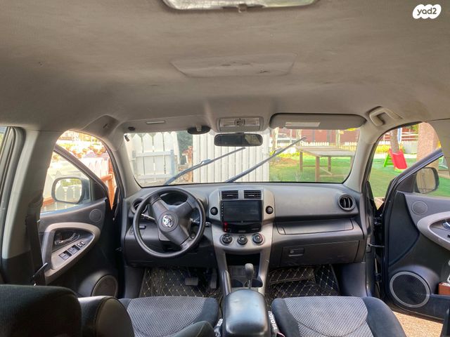 טויוטה RAV4
