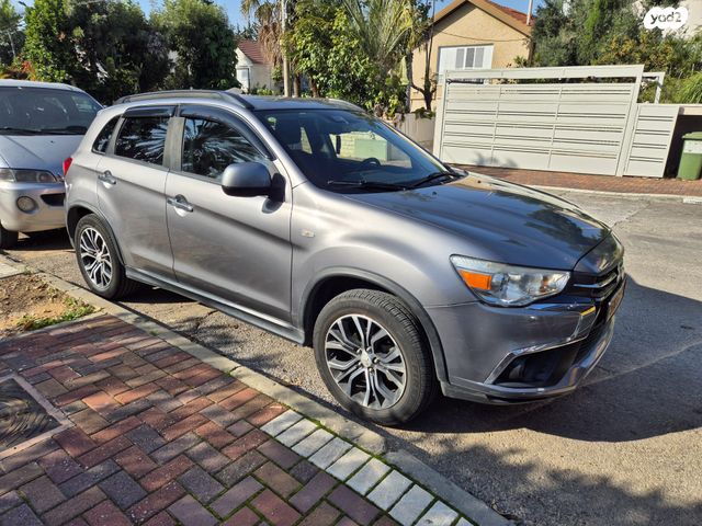 מודעת רכב מיצובישי ASX