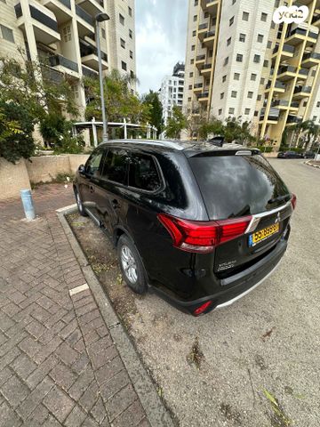 מיצובישי אאוטלנדר