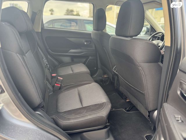 מיצובישי אאוטלנדר