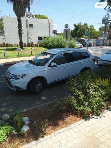 מיצובישי אאוטלנדר