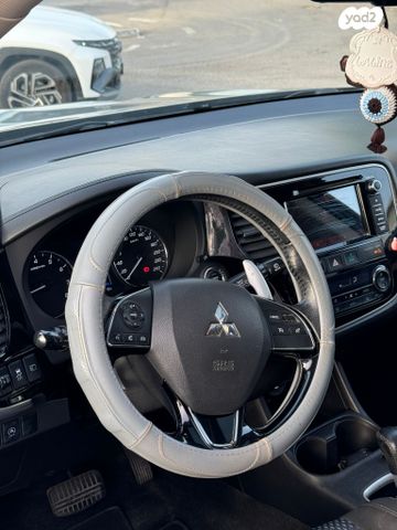 מיצובישי אאוטלנדר