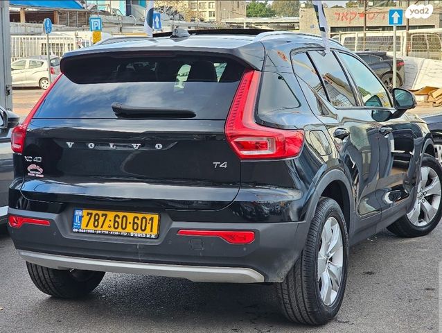וולוו XC40