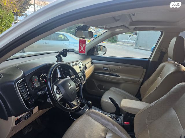 מיצובישי אאוטלנדר