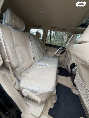 טויוטה לנד קרוזר