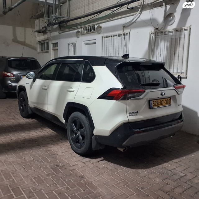 מודעת רכב טויוטה RAV4
