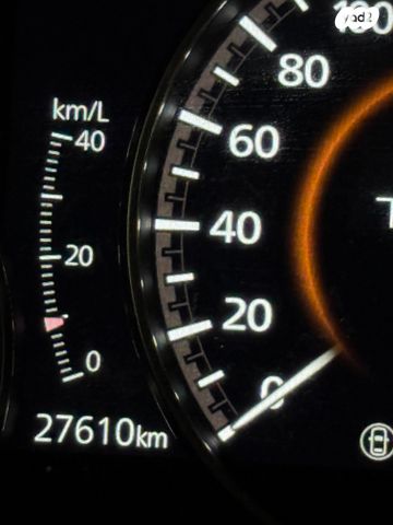 מודעת רכב מאזדה CX-30